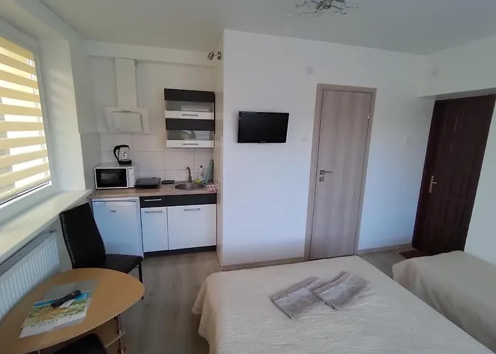 Poilsis Palangoje Pas Daiva Гостьовий будинок Паланга